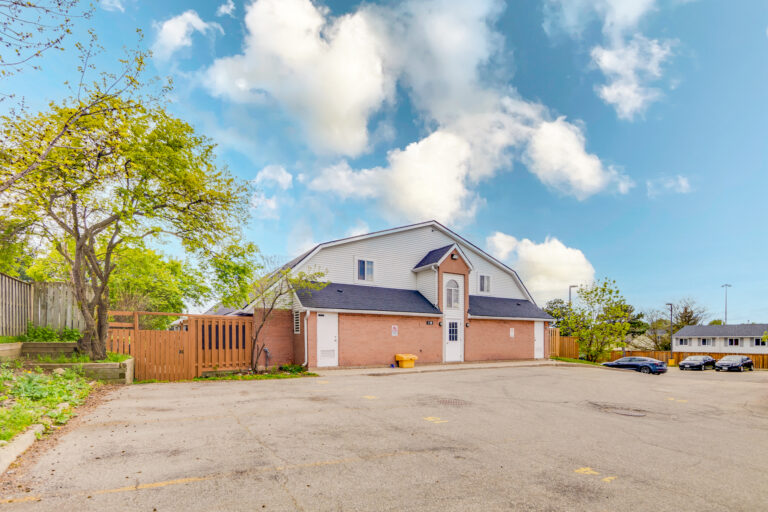 Read more about the article 19-41 Valleyview Road, Kitchener