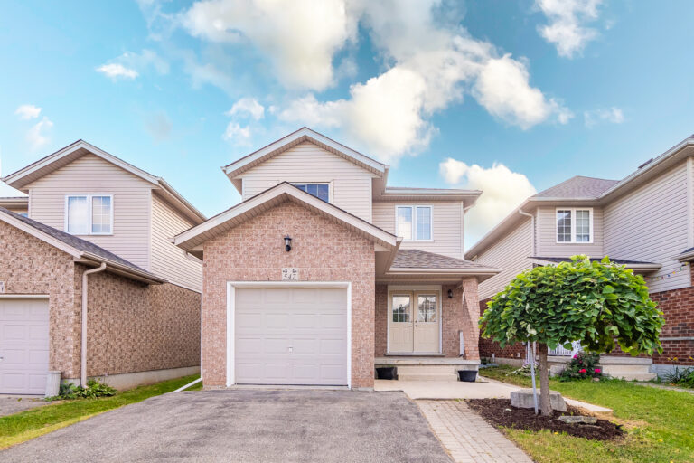 Read more about the article 547 Windflower Crescent, Kitchener