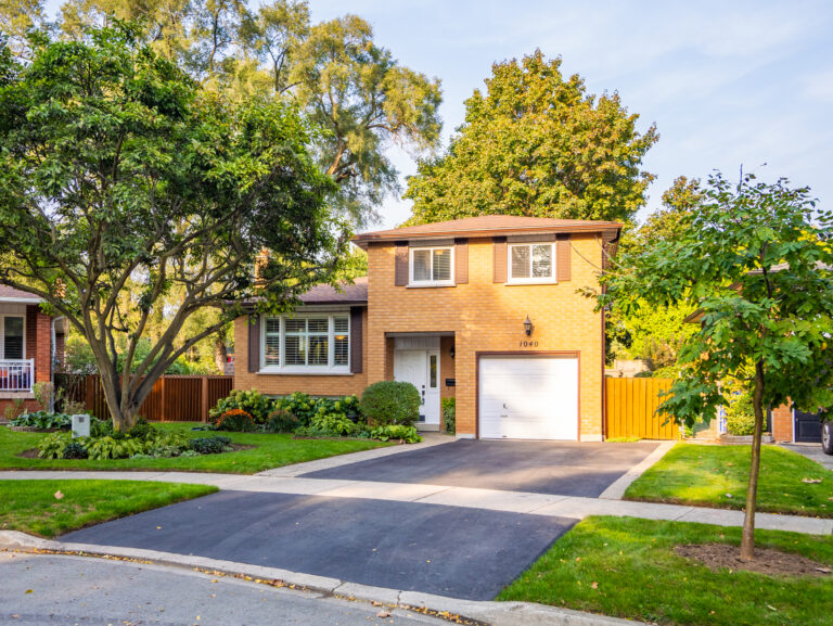 Read more about the article 1040 Dowland Crescent, Burlington