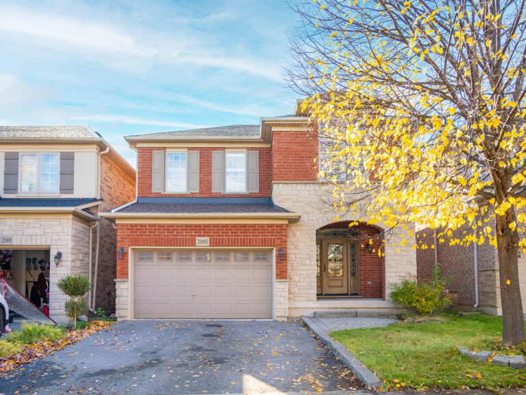 Read more about the article 2097 Rochester Circle, Oakville