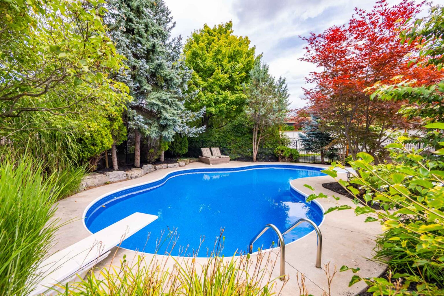 real estate photography backyard pool