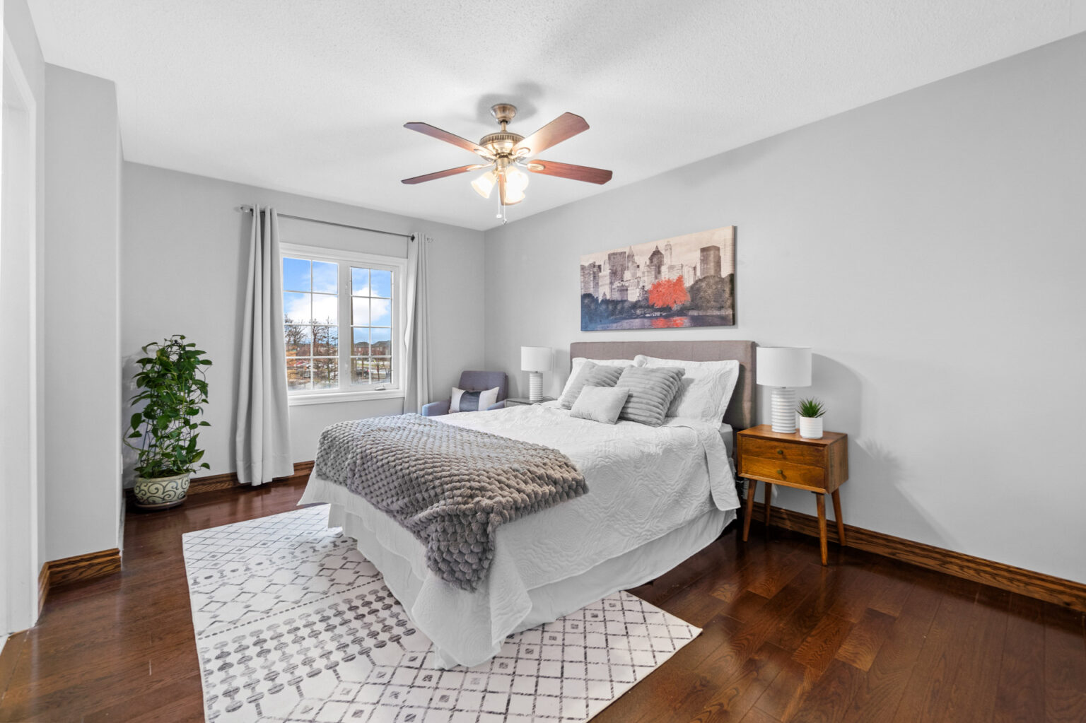 real estate photography beautiful bedroom