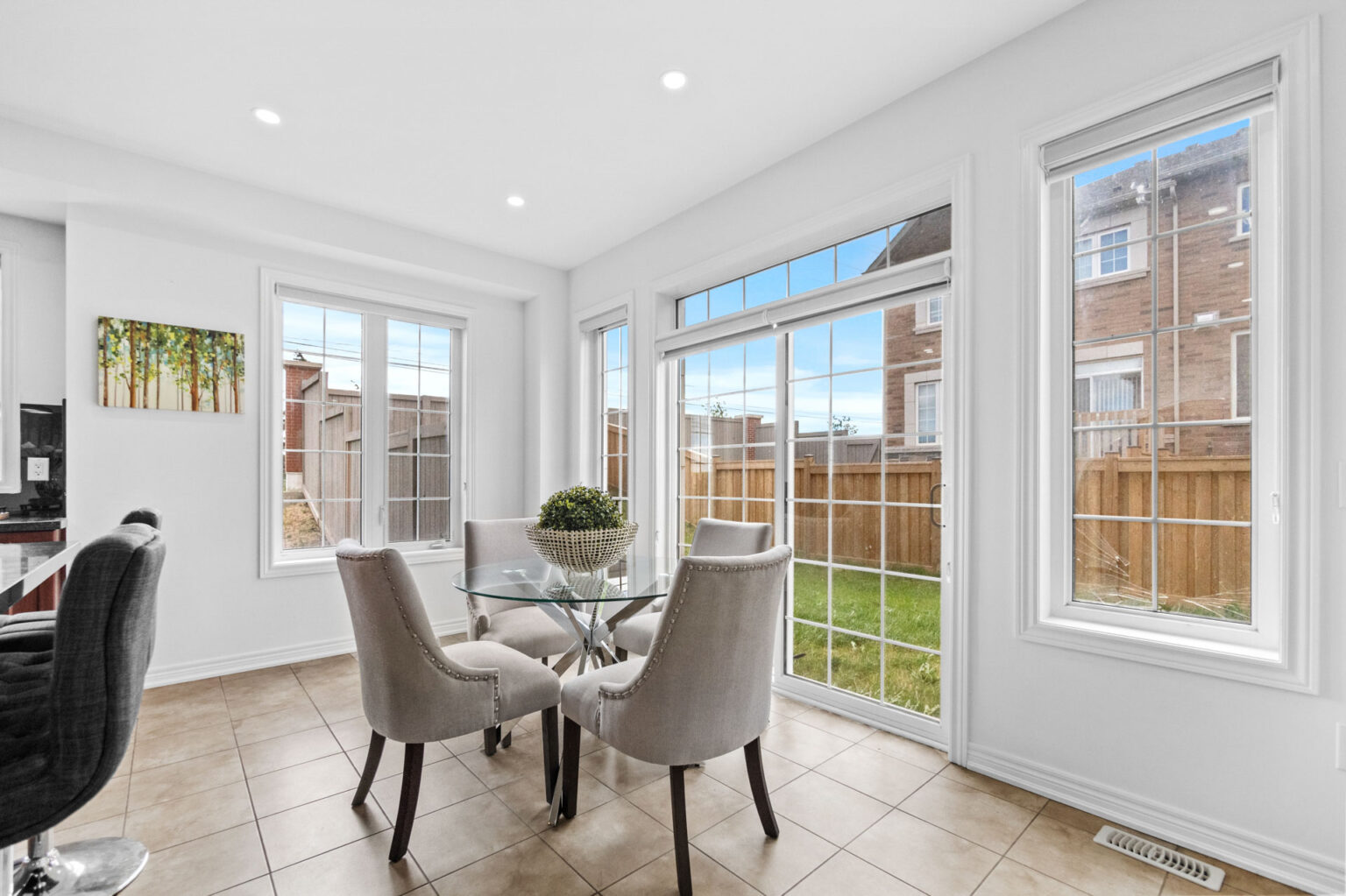 real estate photography breakfast nook