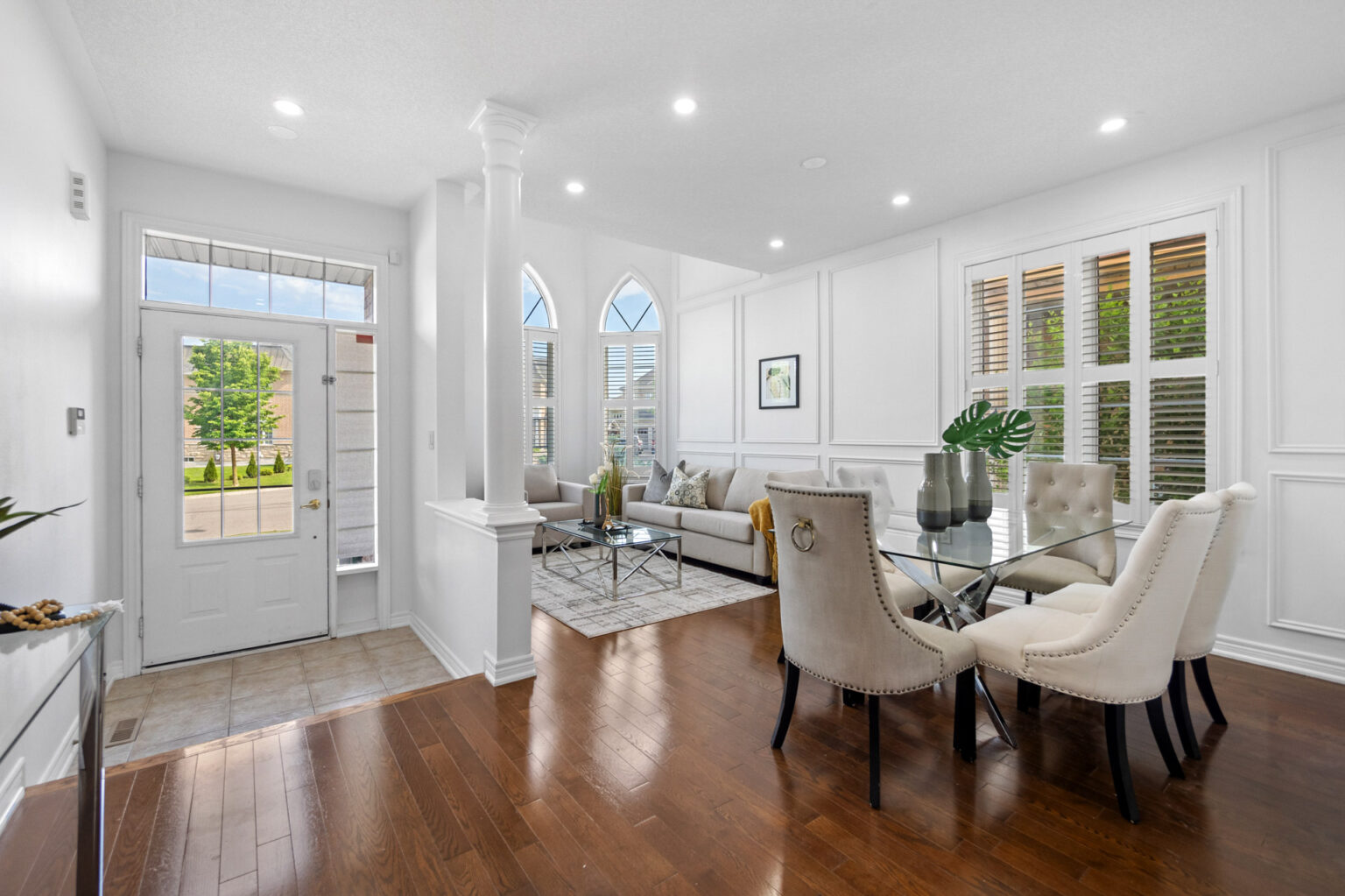 real estate photography foyer