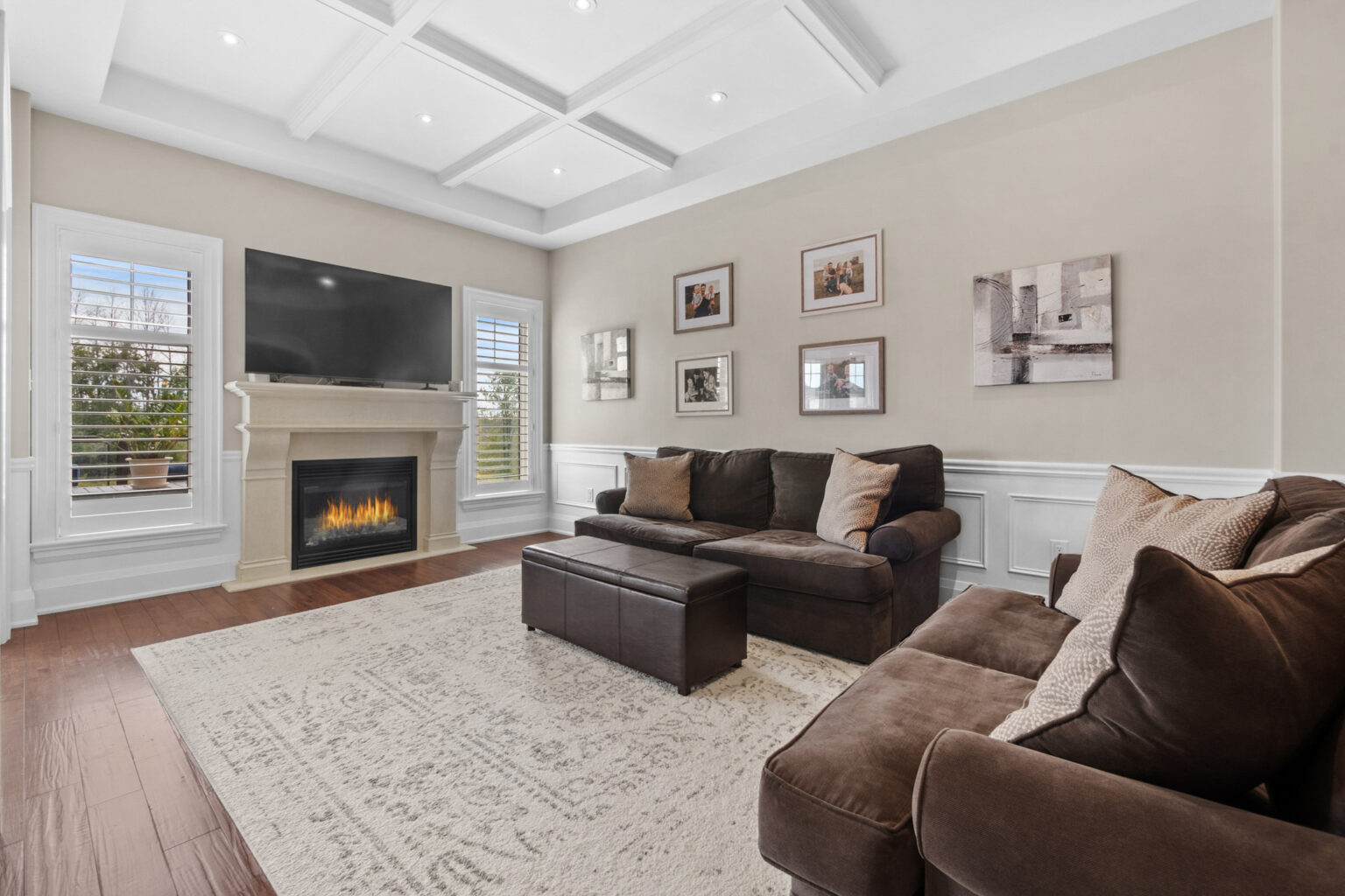 real estate photography kitchener family room