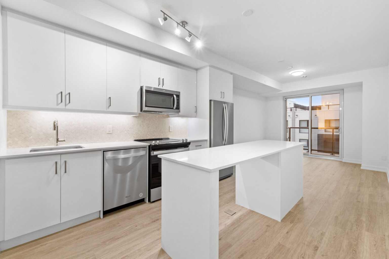 real estate photography mississauga kitchen