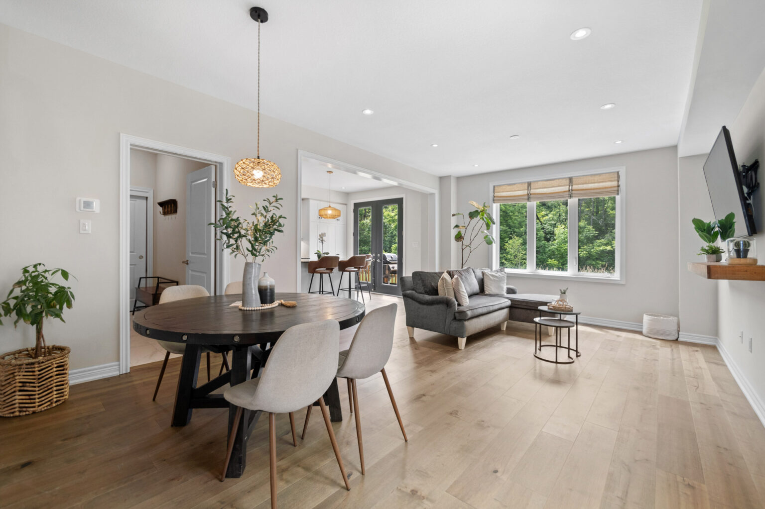 real estate photography modern great room