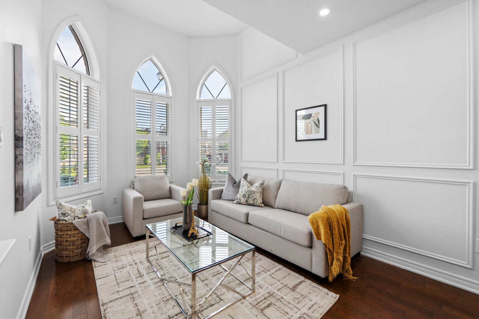 real estate photography spacious living room