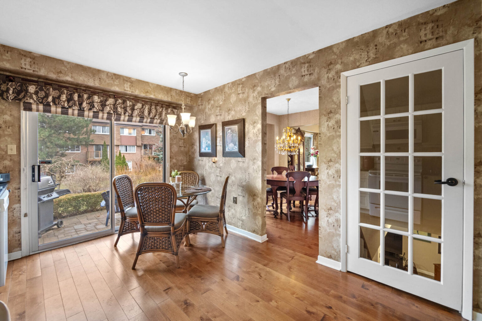 real estate photography traditional kitchen