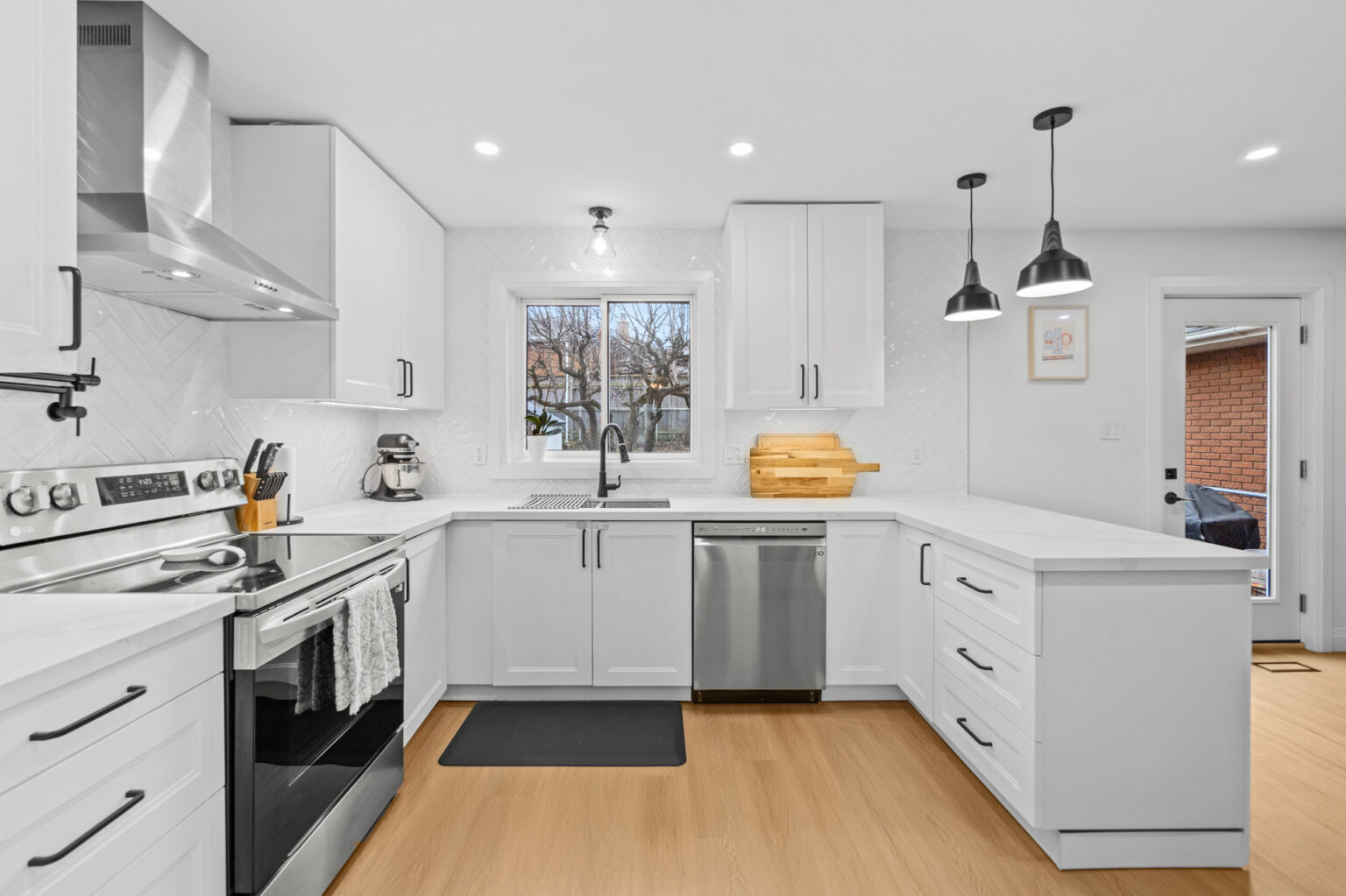 real estate photography waterloo kitchen